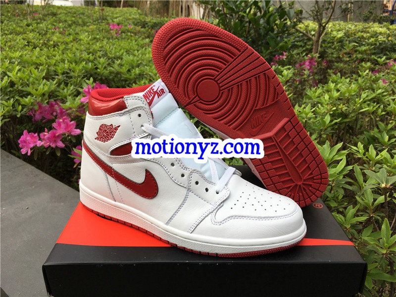 Air Jordan 1 High OG Metallic Red